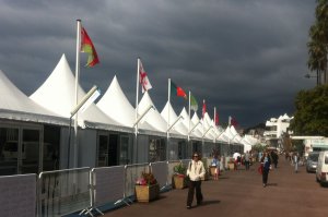 Jeudi 22 mai: la pluie masque l'émotion suscitée par le magnifique Next to Her à #Cannes2014