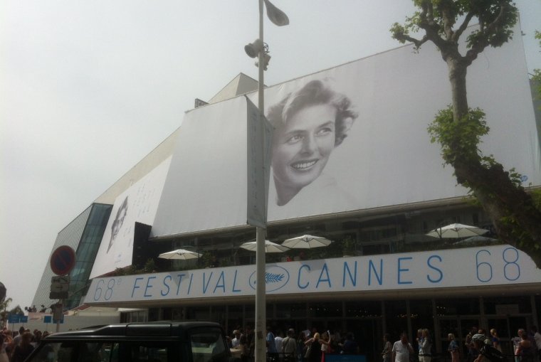 Jeudi 14 mai, 1er jour - la grande salle Lumi�re ouvre au public de #Cannes2015 
